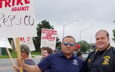 Mike Andrade joins Pepsi drivers on picket line