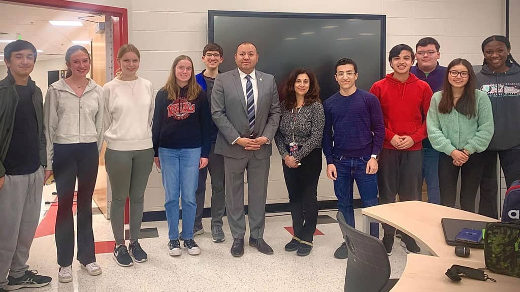 Mike Andrade spoke with students from Munster High School’s Spanish Club