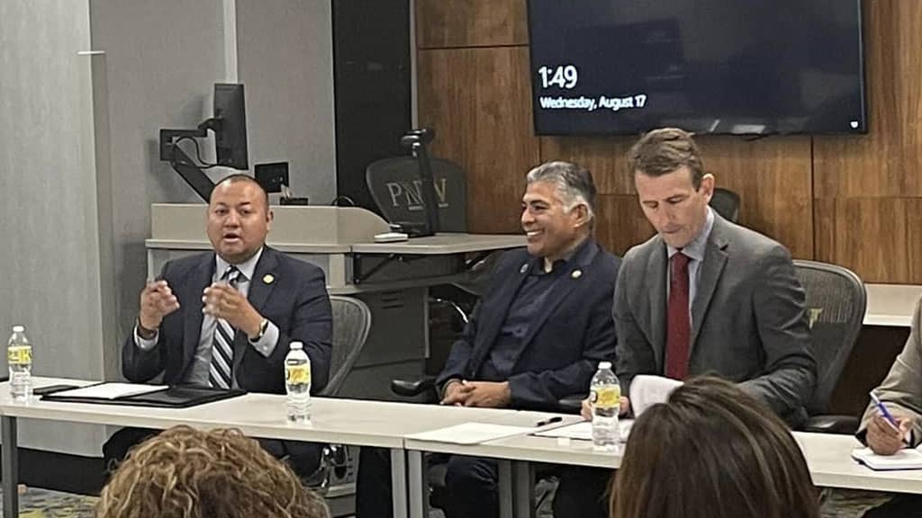 Mike Andrade welcomed U.S. Congressman Tony Cardenas (CA-29) to the region for a Latino roundtable to discuss issues that affect the Hispanic Community.
